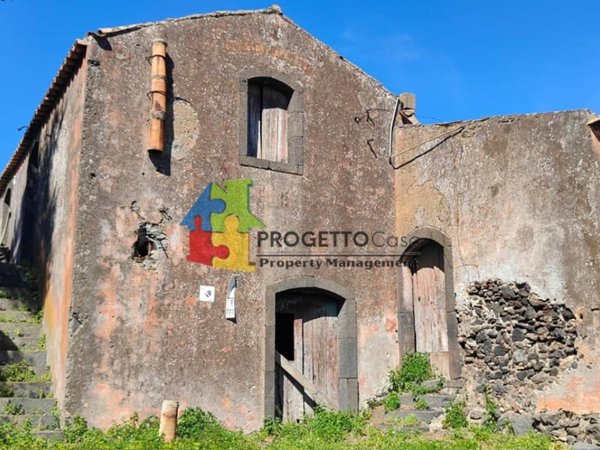 casa indipendente in vendita a Piedimonte Etneo