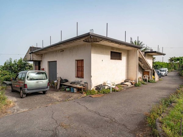 casa indipendente in vendita a Piedimonte Etneo