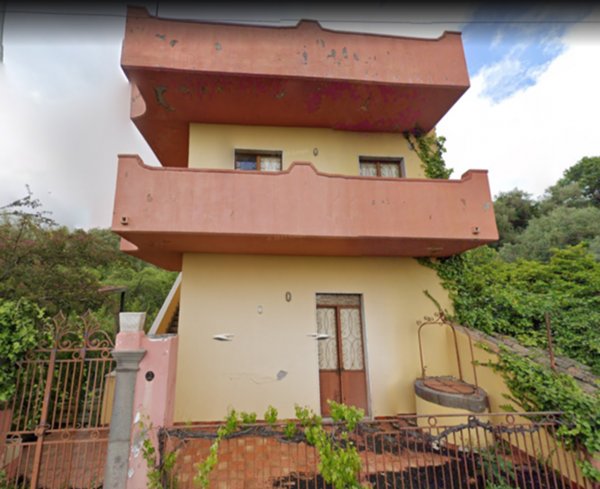 casa indipendente in vendita a Piedimonte Etneo