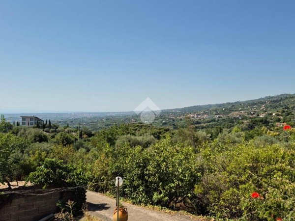 casa indipendente in vendita a Piedimonte Etneo