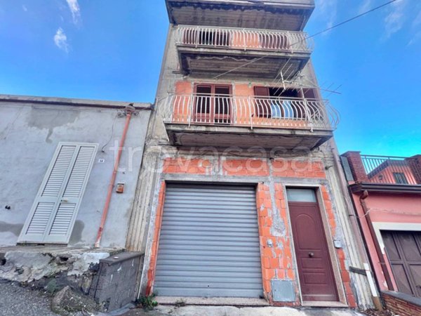 casa indipendente in vendita a Piedimonte Etneo in zona Vena