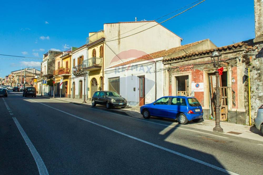 casa indipendente in vendita a Piedimonte Etneo