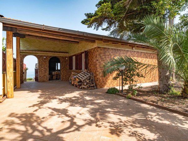 casa indipendente in vendita a Piedimonte Etneo in zona Presa