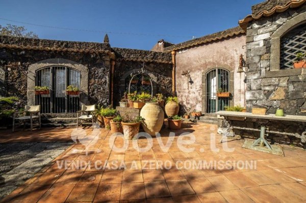 casa indipendente in vendita a Piedimonte Etneo