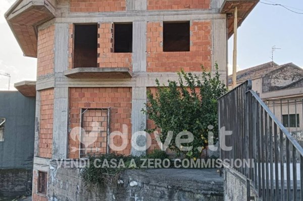 casa indipendente in vendita a Piedimonte Etneo