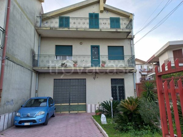 casa indipendente in vendita a Piedimonte Etneo