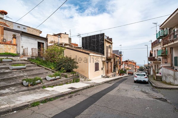 casa indipendente in vendita a Piedimonte Etneo