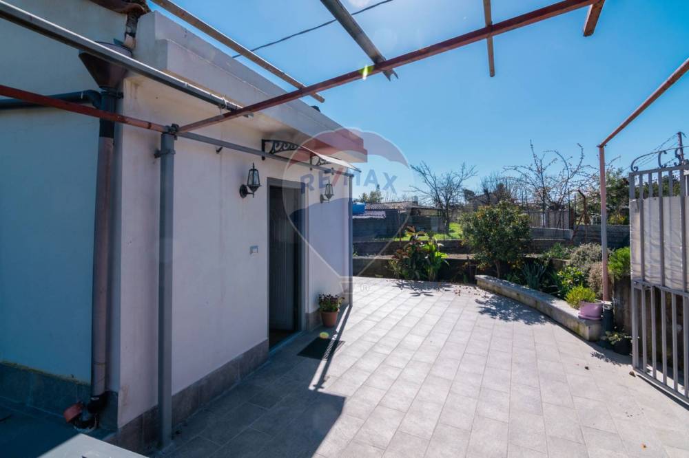 casa indipendente in vendita a Piedimonte Etneo