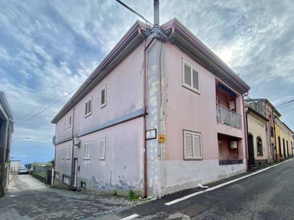 appartamento in vendita a Piedimonte Etneo in zona Presa