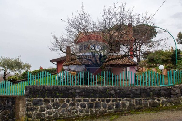 casa indipendente in vendita a Piedimonte Etneo in zona Presa