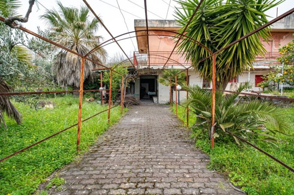 casa indipendente in vendita a Piedimonte Etneo