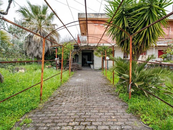 casa indipendente in vendita a Piedimonte Etneo