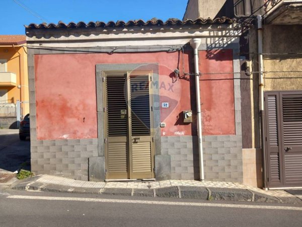 casa indipendente in vendita a Piedimonte Etneo