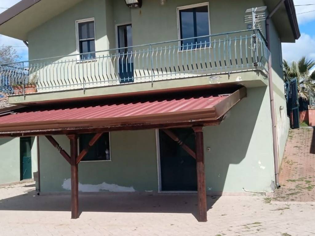 casa indipendente in vendita a Piedimonte Etneo