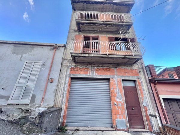 casa indipendente in vendita a Piedimonte Etneo in zona Vena