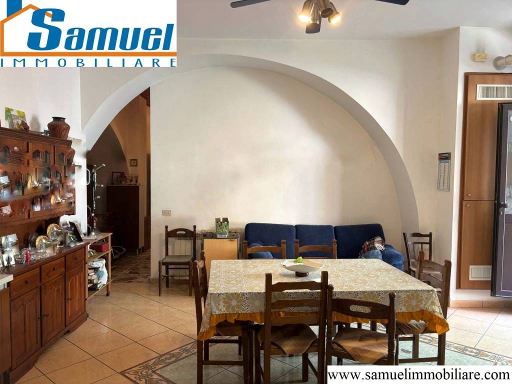 casa indipendente in vendita a Piedimonte Etneo