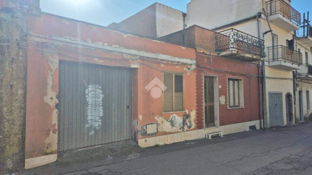 casa indipendente in vendita a Piedimonte Etneo