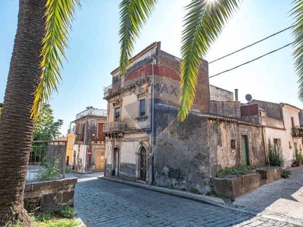 casa indipendente in vendita a Piedimonte Etneo