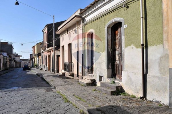 casa indipendente in vendita a Piedimonte Etneo