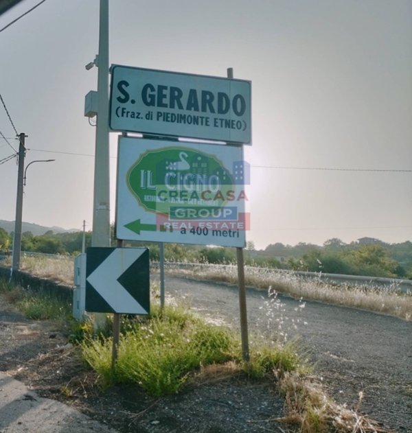 casa indipendente in vendita a Piedimonte Etneo