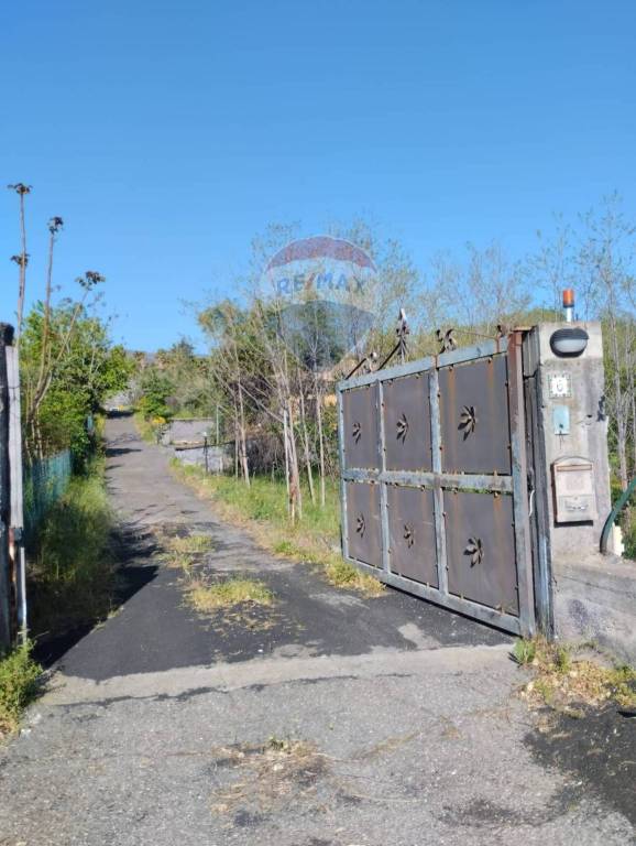 casa indipendente in vendita a Piedimonte Etneo