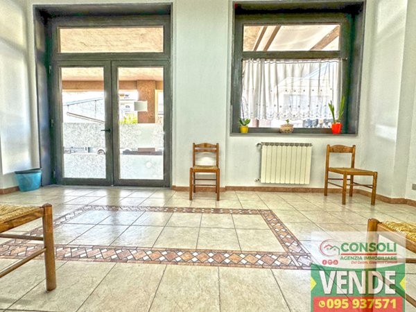 negozio in vendita a Piedimonte Etneo