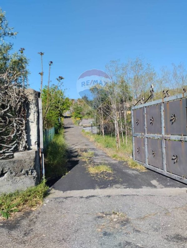 casa indipendente in vendita a Piedimonte Etneo