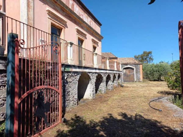 casale in vendita a Piedimonte Etneo
