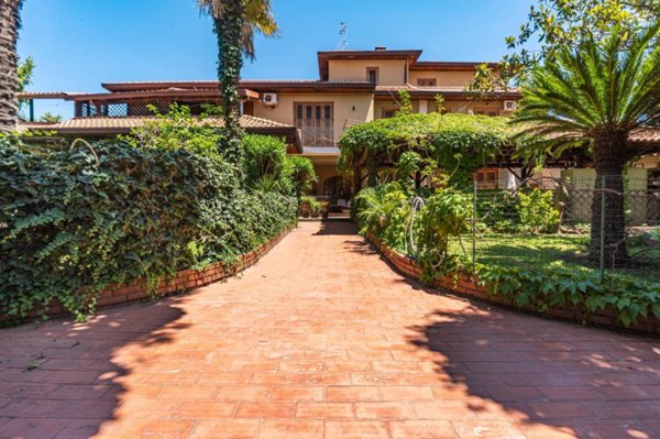 casa indipendente in vendita a Piedimonte Etneo