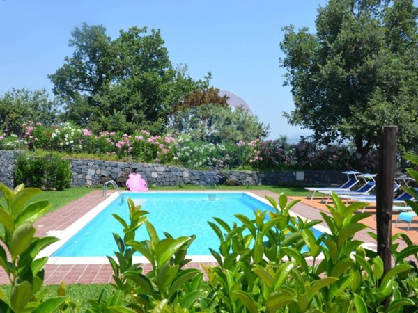 casa indipendente in vendita a Piedimonte Etneo in zona Presa