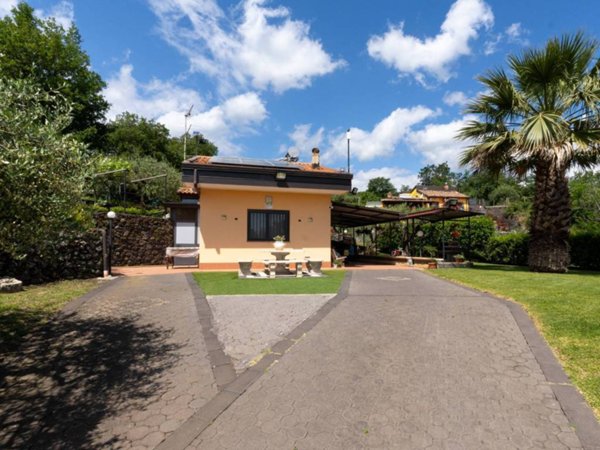 casa indipendente in vendita a Piedimonte Etneo in zona Presa
