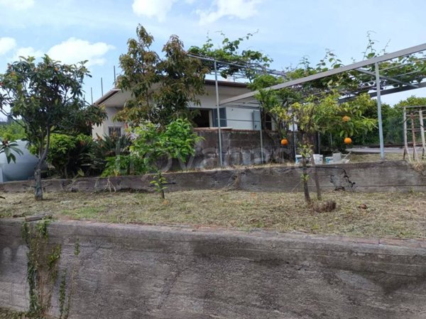 casa indipendente in vendita a Piedimonte Etneo