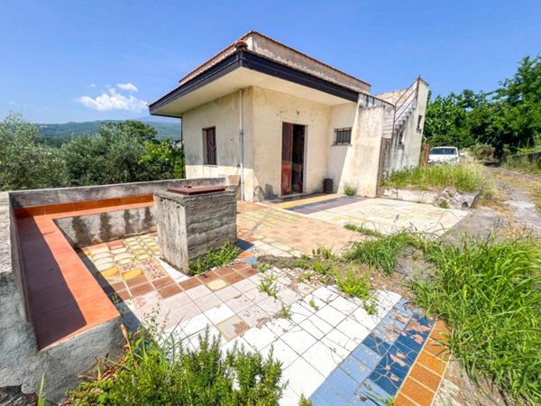 casa indipendente in vendita a Piedimonte Etneo