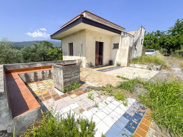 casa indipendente in vendita a Piedimonte Etneo