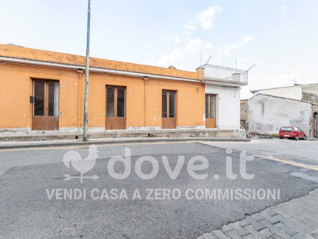 casa indipendente in vendita a Piedimonte Etneo