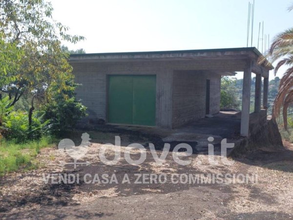 casa indipendente in vendita a Piedimonte Etneo