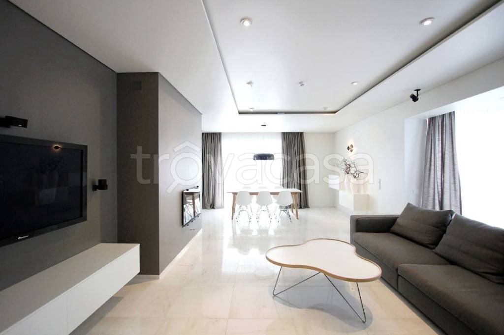 casa indipendente in vendita a Piedimonte Etneo