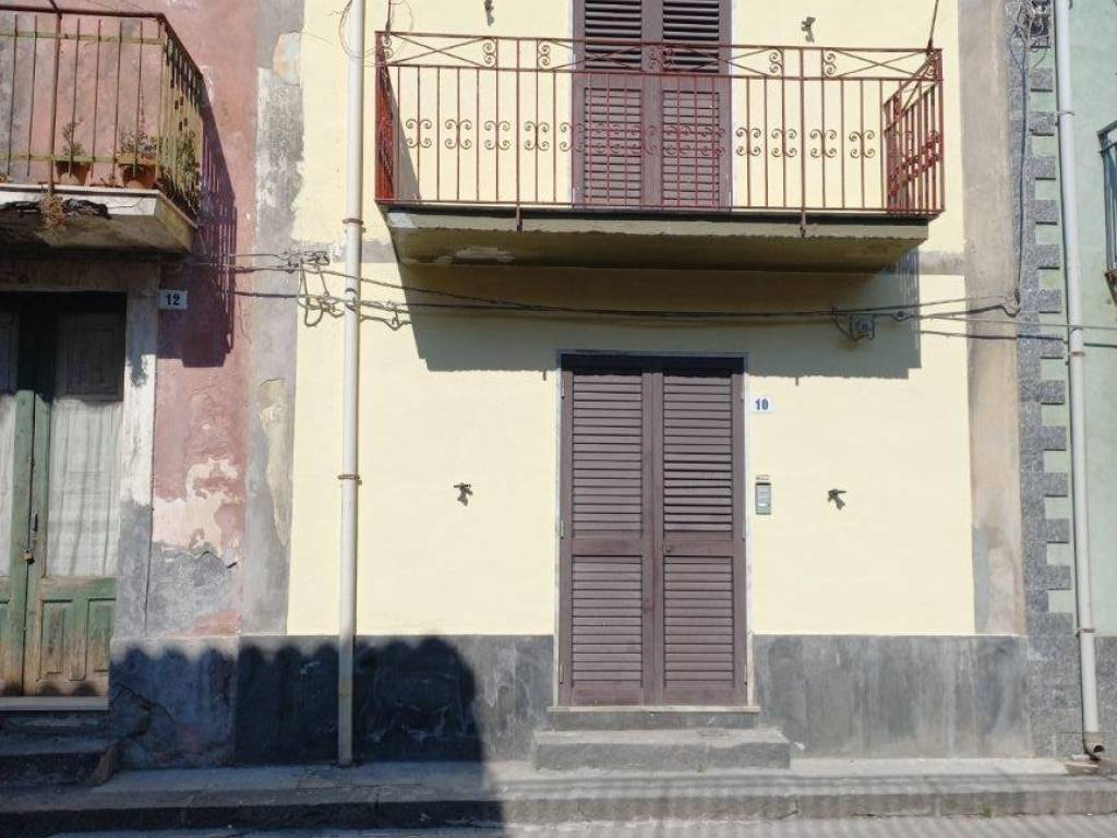 casa indipendente in vendita a Piedimonte Etneo