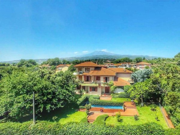 casa indipendente in vendita a Piedimonte Etneo