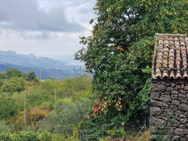 appartamento in vendita a Piedimonte Etneo in zona Vena