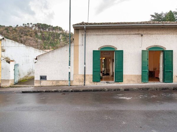 casa indipendente in vendita a Piedimonte Etneo in zona Presa