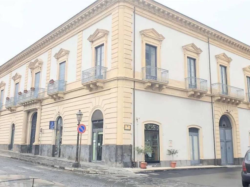 intera palazzina in vendita a Piedimonte Etneo