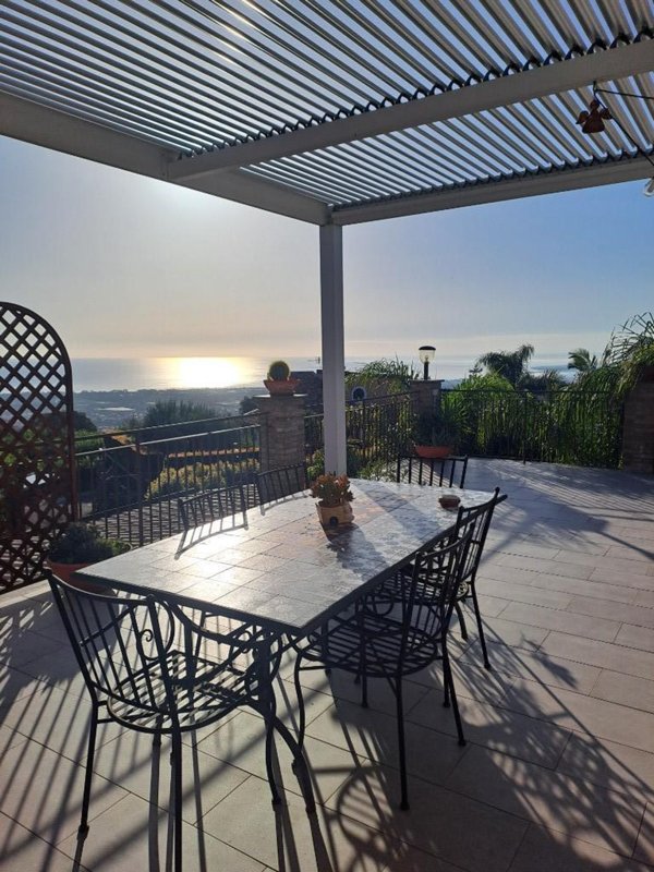 casa indipendente in vendita a Piedimonte Etneo