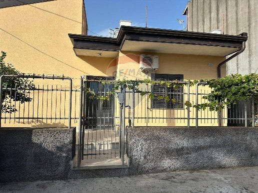 casa indipendente in vendita a Piedimonte Etneo in zona Presa