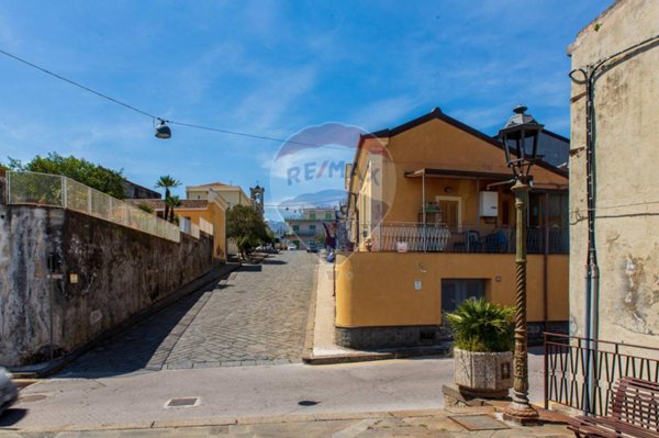 appartamento in vendita a Piedimonte Etneo