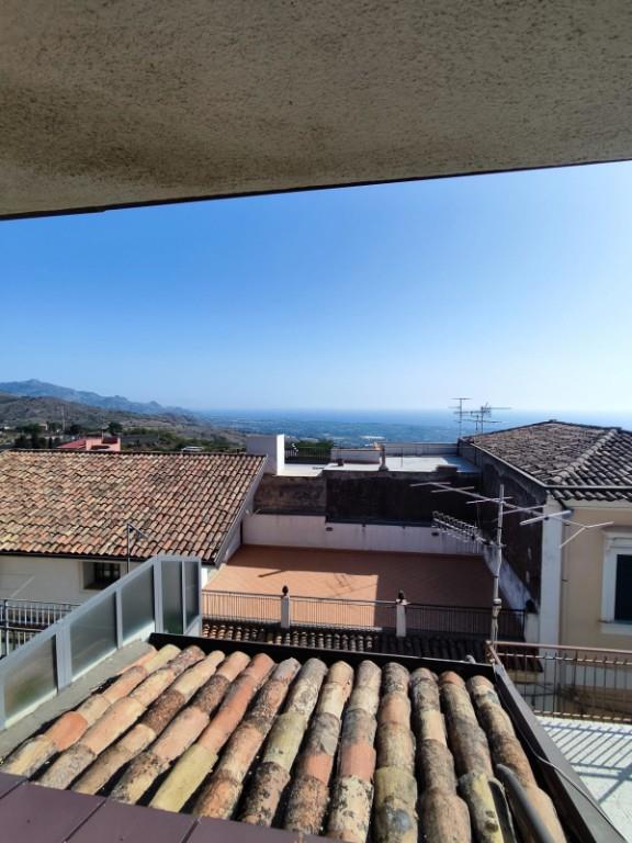 casa indipendente in vendita a Piedimonte Etneo