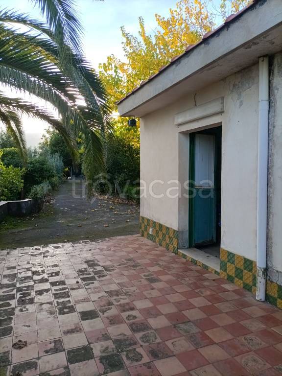 casa indipendente in vendita a Piedimonte Etneo