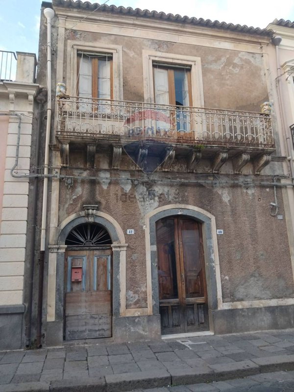 casa indipendente in vendita a Piedimonte Etneo