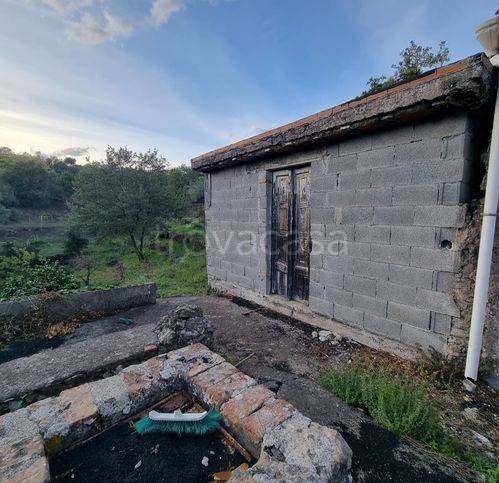 casa indipendente in vendita a Piedimonte Etneo