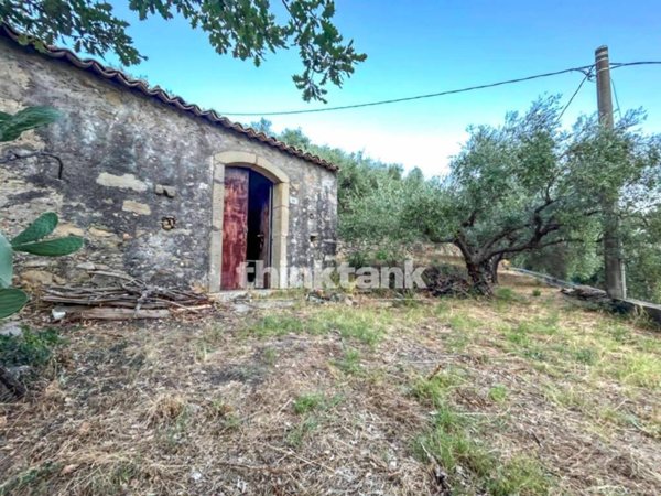 casa indipendente in vendita a Piedimonte Etneo in zona Presa